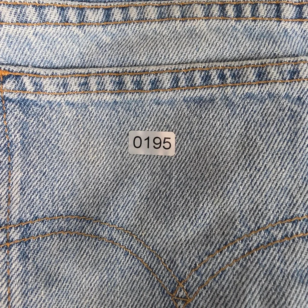 Vintage Levis 550 Orange Tab Relaxed Tapered Leg Light Wash Jeans 34x34 550-0213
